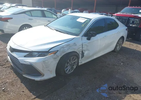 2021 Toyota Camry Le из США, поврежденный, VIN 4T1C11AK6MU552161